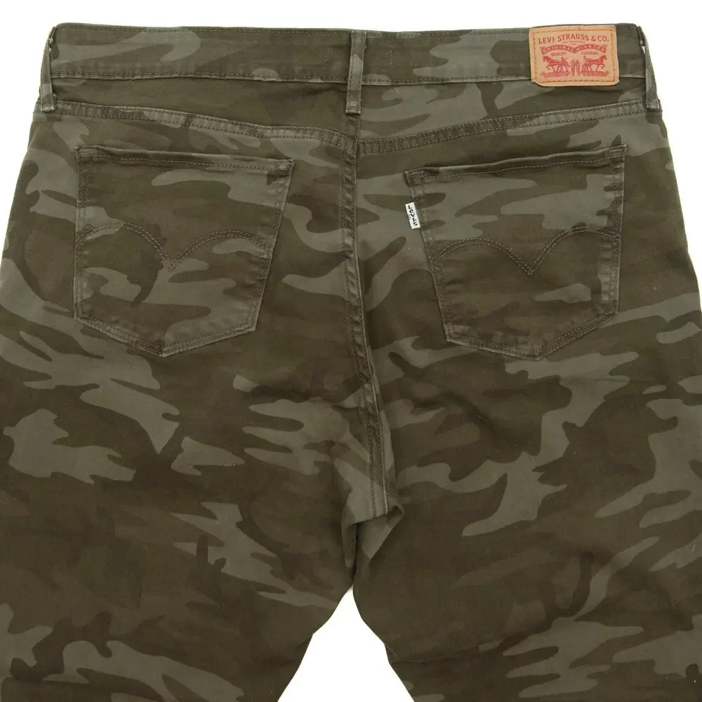 features fabric zip